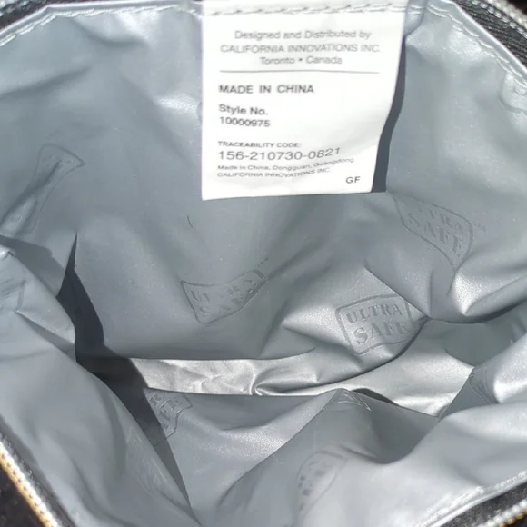 G.I.L.I Reversible Sherpa Tote Black Bag / Matching Sherpa Pouch Asking Only $45 - Picture 12 of 13